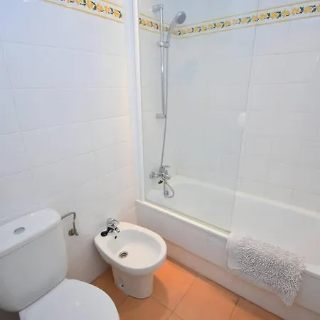 Spacious 2br Terrace Pool & Train Apartamento *
