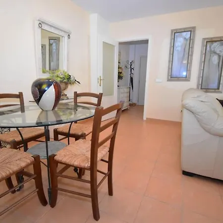 Apartamento Spacious 2br Terrace Pool & Train