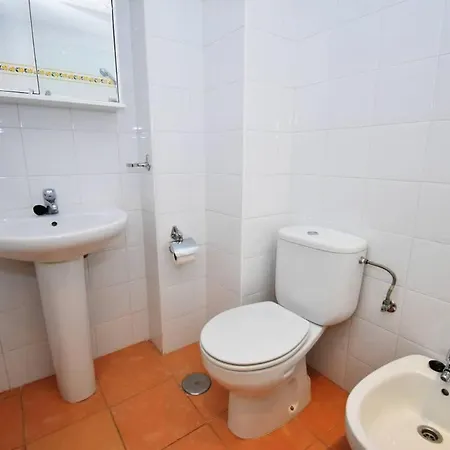 Spacious 2br Terrace Pool & Train *